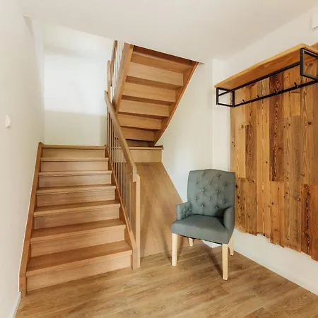 Wasserregal Apartment